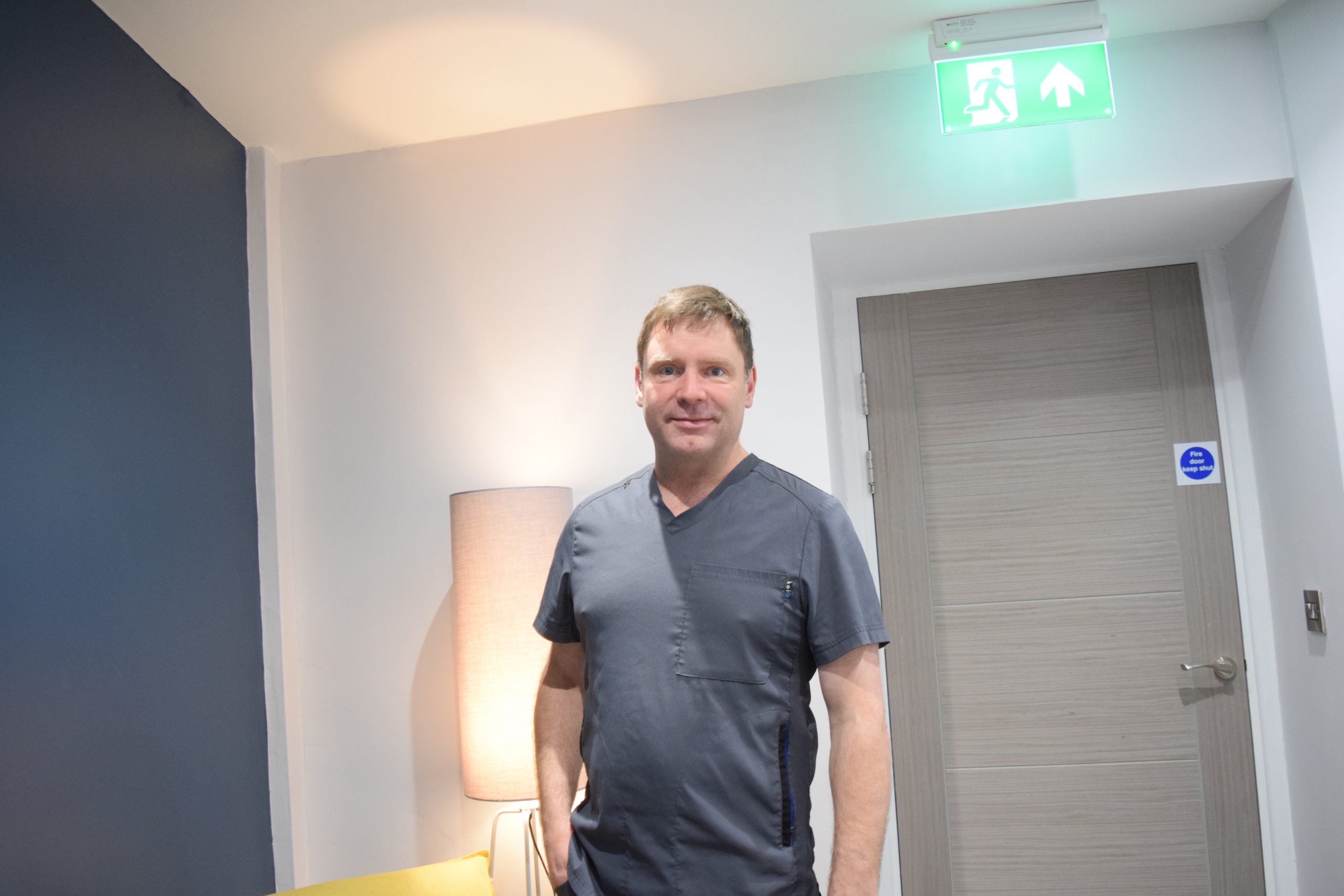 Dr Huw Davies