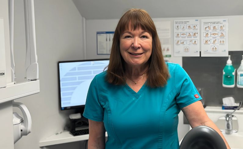 Lynwen Thomas – Dental Therapist